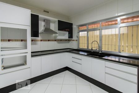 Casa à venda com 184m², 3 quartos e 2 vagasCozinha