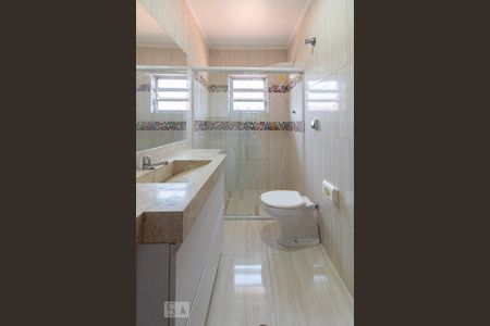 Casa à venda com 184m², 3 quartos e 2 vagasBanheiro