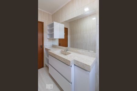 Casa à venda com 184m², 3 quartos e 2 vagasBanheiro