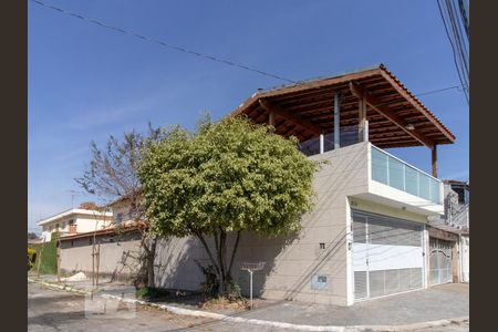 Casa à venda com 184m², 3 quartos e 2 vagasFachada