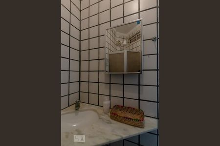 Apartamento para alugar com 120m², 3 quartos e sem vaga Apartamento para alugar com 120m², 3 quartos e sem vagaBanheiro social 2