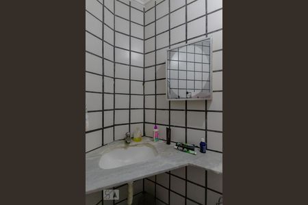 Apartamento para alugar com 120m², 3 quartos e sem vaga Apartamento para alugar com 120m², 3 quartos e sem vagaBanheiro social 1