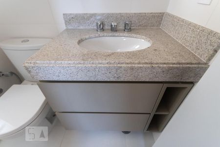 Apartamento para alugar com 64m², 2 quartos e 2 vagas Apartamento para alugar com 64m², 2 quartos e 2 vagasBanheiro da Suíte
