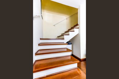 Escadas Quartos de casa à venda com 3 quartos, 160m² em Vila Isolina Mazzei, São Paulo