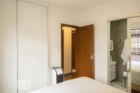 Quarto 1 (Suíte) de apartamento à venda com 2 quartos, 80m² em Savassi, Belo Horizonte