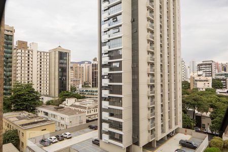 Vista Sala de apartamento à venda com 2 quartos, 80m² em Savassi, Belo Horizonte