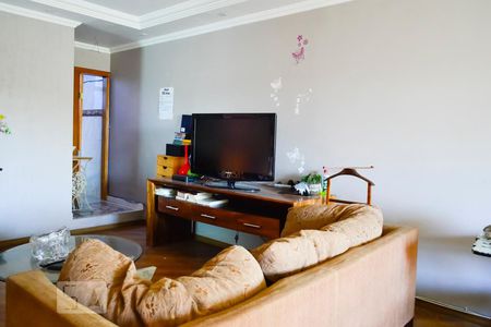 Casa à venda com 380m², 3 quartos e 6 vagasSala Vista Lateral Direita