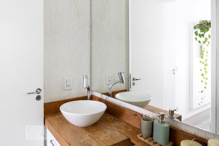 Apartamento para alugar com 57m², 2 quartos e 1 vaga Apartamento para alugar com 57m², 2 quartos e 1 vagaBanheiro do Quarto 1