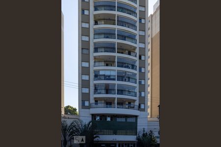 Apartamento para alugar com 57m², 2 quartos e 1 vaga Apartamento para alugar com 57m², 2 quartos e 1 vagaFachada