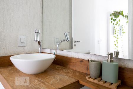 Apartamento para alugar com 57m², 2 quartos e 1 vaga Apartamento para alugar com 57m², 2 quartos e 1 vagaBanheiro do Quarto 1