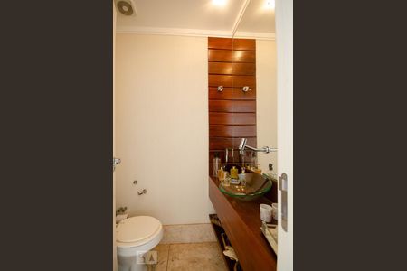 Apartamento para alugar com 196m², 3 quartos e 3 vagas Apartamento para alugar com 196m², 3 quartos e 3 vagasLavabo social
