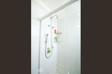 Apartamento para alugar com 196m², 3 quartos e 3 vagas Apartamento para alugar com 196m², 3 quartos e 3 vagasChuveiro