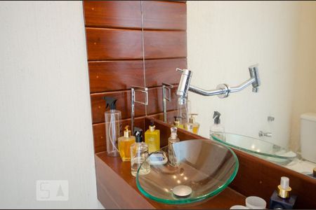 Apartamento para alugar com 196m², 3 quartos e 3 vagas Apartamento para alugar com 196m², 3 quartos e 3 vagasLavabo social