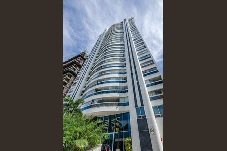 Apartamento para alugar com 196m², 3 quartos e 3 vagas Apartamento para alugar com 196m², 3 quartos e 3 vagasFachada do Condomínio