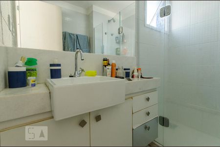 Apartamento para alugar com 196m², 3 quartos e 3 vagas Apartamento para alugar com 196m², 3 quartos e 3 vagasBanheiro da Suíte 1