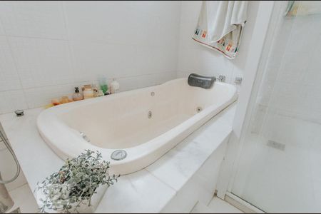 Apartamento para alugar com 196m², 3 quartos e 3 vagas Apartamento para alugar com 196m², 3 quartos e 3 vagasBanheiro da Suíte 3