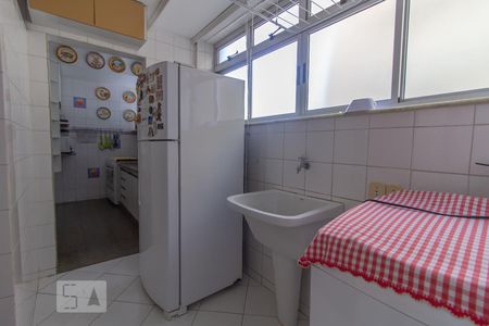Apartamento à venda com 110m², 3 quartos e 2 vagas Apartamento à venda com 110m², 3 quartos e 2 vagasÁrea de Serviço
