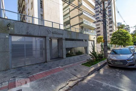 Apartamento à venda com 110m², 3 quartos e 2 vagas Apartamento à venda com 110m², 3 quartos e 2 vagasVista da Rua