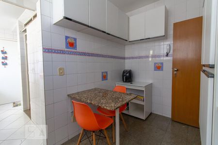 Apartamento à venda com 110m², 3 quartos e 2 vagas Apartamento à venda com 110m², 3 quartos e 2 vagasCozinha