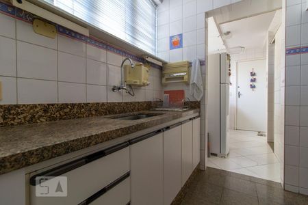 Apartamento à venda com 110m², 3 quartos e 2 vagas Apartamento à venda com 110m², 3 quartos e 2 vagasCozinha