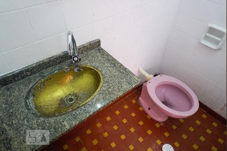 Banheiro de casa à venda com 6 quartos, 156m² em Jardim Piratininga, São Paulo