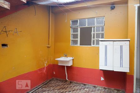 Casa à venda com 156m², 6 quartos e 1 vaga Casa à venda com 156m², 6 quartos e 1 vagaLavanderia