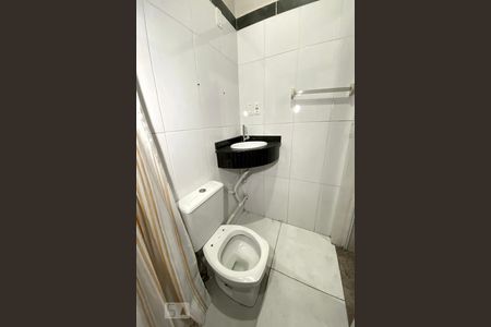 Banheiro de apartamento para alugar com 1 quarto, 20m² em Pinheiro, São Leopoldo
