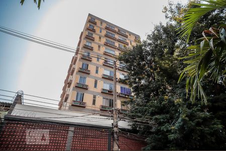 Apartamento à venda com 65m², 2 quartos e 1 vaga Apartamento à venda com 65m², 2 quartos e 1 vagaFachada