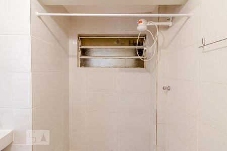 Apartamento à venda com 81m², 2 quartos e sem vagaBanheiro