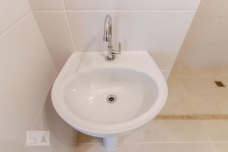 Apartamento à venda com 81m², 2 quartos e sem vagaBanheiro