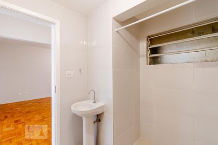 Apartamento à venda com 81m², 2 quartos e sem vagaBanheiro