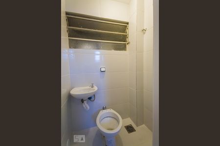 Apartamento à venda com 81m², 2 quartos e sem vagaBanheiro de serviço