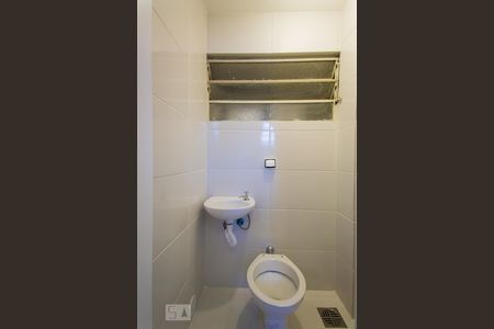 Apartamento à venda com 81m², 2 quartos e sem vagaBanheiro de serviço