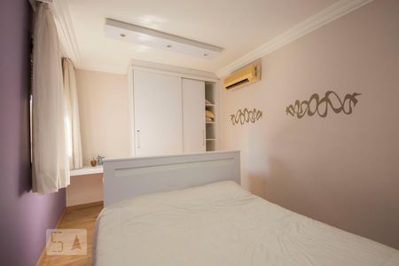 Quarto de kitnet/studio à venda com 1 quarto, 55m² em Independência, Porto Alegre