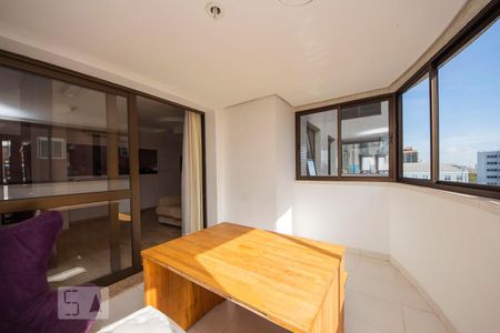 Varanda com Churrasqueira de kitnet/studio à venda com 1 quarto, 55m² em Independência, Porto Alegre