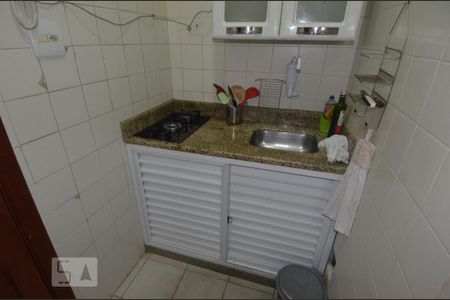 Cozinha de apartamento à venda com 1 quarto, 25m² em Copacabana, Rio de Janeiro