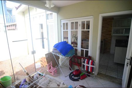 Casa à venda com 250m², 4 quartos e 4 vagasÁrea de serviço