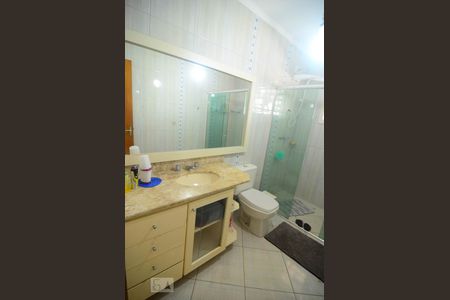 Casa à venda com 250m², 4 quartos e 4 vagasBanheiro social