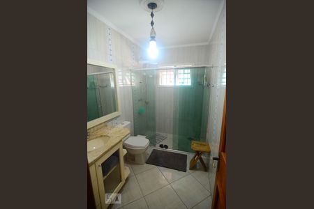 Casa à venda com 250m², 4 quartos e 4 vagasBanheiro social