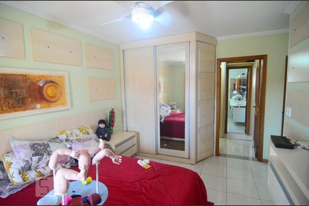 Casa à venda com 250m², 4 quartos e 4 vagasSuíte