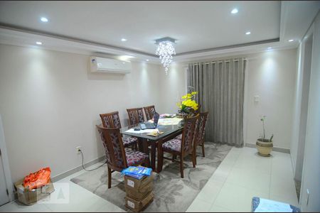 Sala de casa à venda com 4 quartos, 250m² em Estância Velha, Canoas