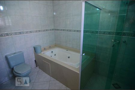 Casa à venda com 250m², 4 quartos e 4 vagasBanheiro suíte