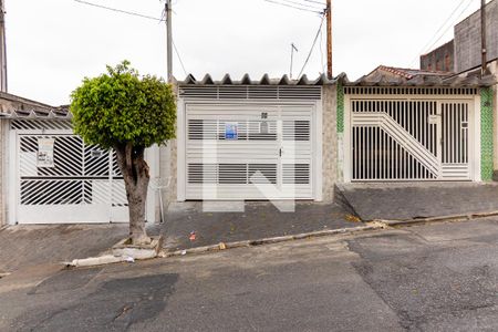 Casa para alugar com 120m², 4 quartos e 1 vaga Casa para alugar com 120m², 4 quartos e 1 vagaFachada