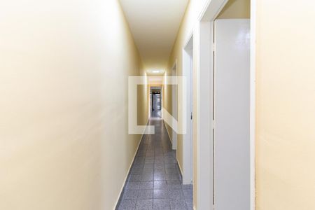 Casa para alugar com 120m², 4 quartos e 1 vaga Casa para alugar com 120m², 4 quartos e 1 vagaCorredor