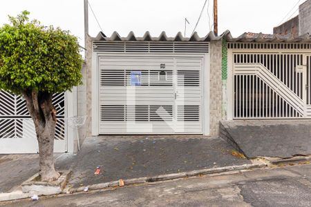 Casa para alugar com 120m², 4 quartos e 1 vaga Casa para alugar com 120m², 4 quartos e 1 vagaFachada