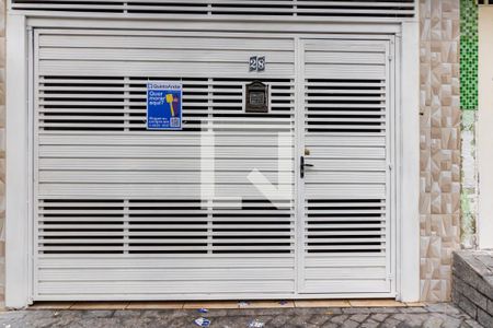 Casa para alugar com 120m², 4 quartos e 1 vaga Casa para alugar com 120m², 4 quartos e 1 vagaFachada