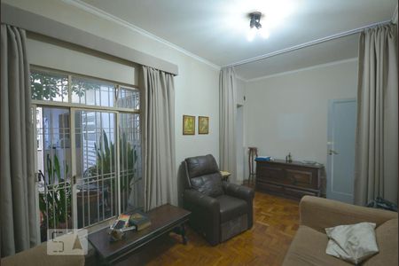 Sala de TV de casa à venda com 3 quartos, 185m² em Vila Monumento, São Paulo