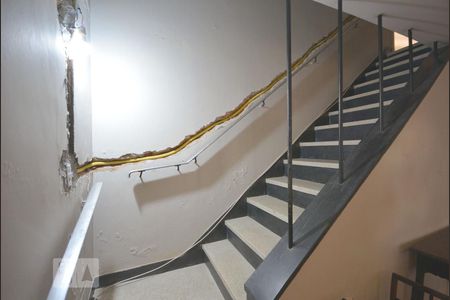 Escadas de casa à venda com 3 quartos, 185m² em Vila Monumento, São Paulo