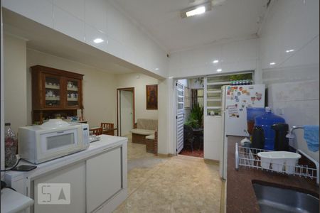 Casa à venda com 185m², 3 quartos e 2 vagasCozinha