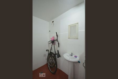 Casa à venda com 185m², 3 quartos e 2 vagasBanheiro de Serviço